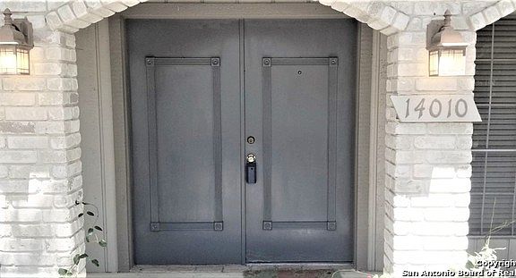 3rd image of 14010 Mission Woods St