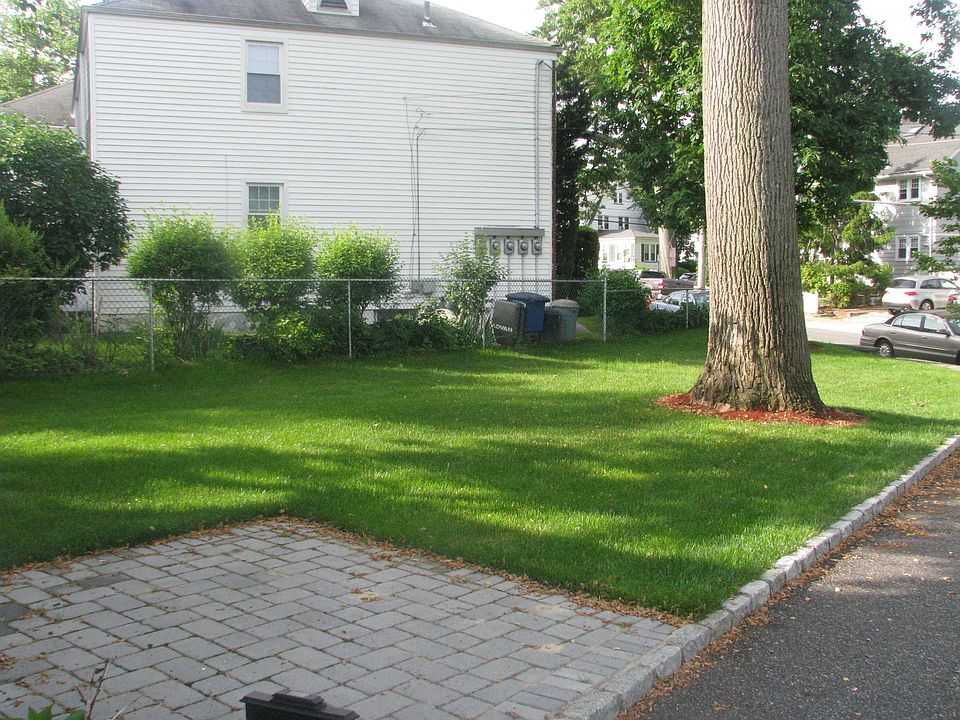 2nd image of 16 W Gouverneur Ave
