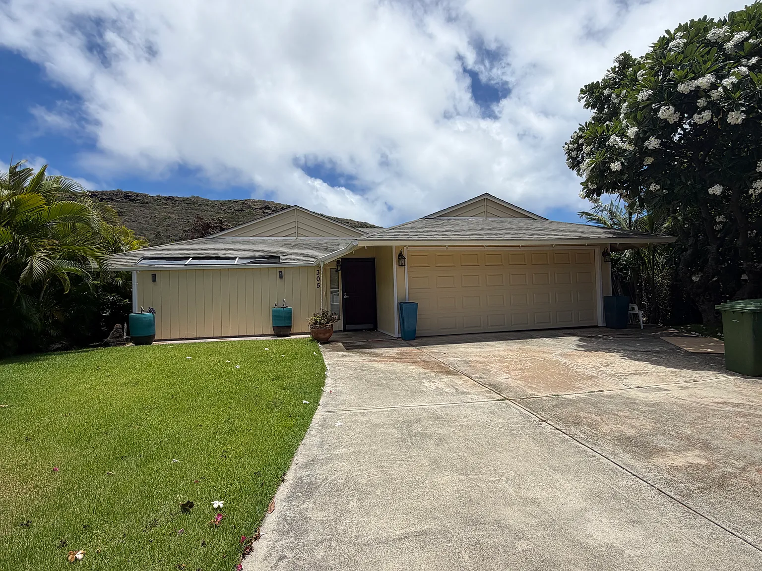 4 bed, 1633 sqft, $5,950 — Photo 1