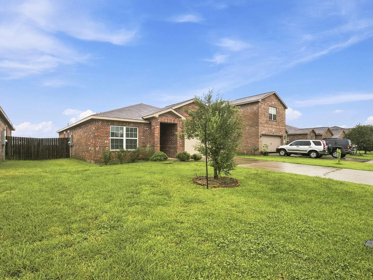 3 bed, 2.0 bath, 1352 sqft, $1,750 — Photo 2