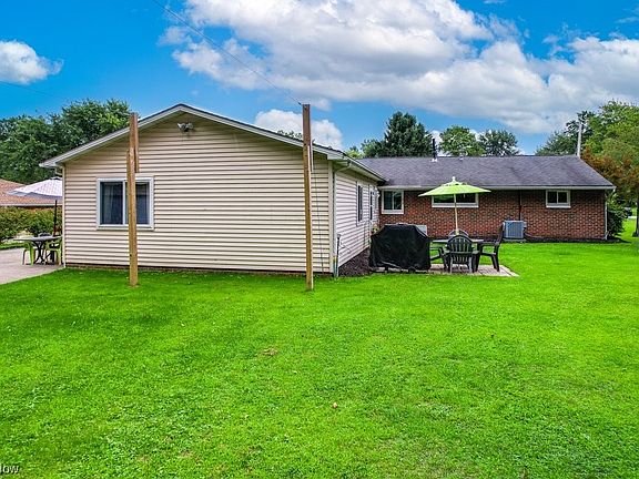 5th image of 1379 Laurel Dr