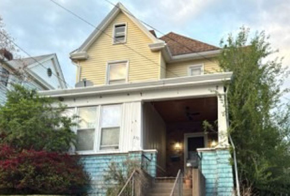 1st image of 270 Shirls Ave