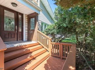 5 Overhill Rd, Verona, NJ 07044