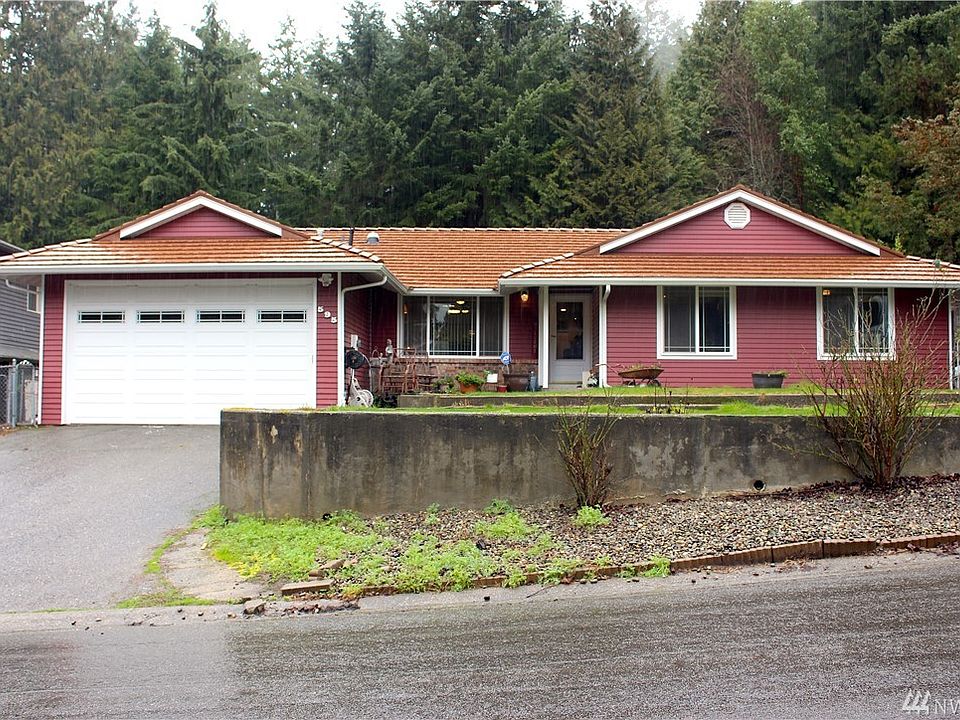 1st image of 595 NE Conifer Dr