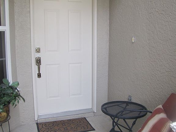 3rd image of 20961 Country Barn Dr