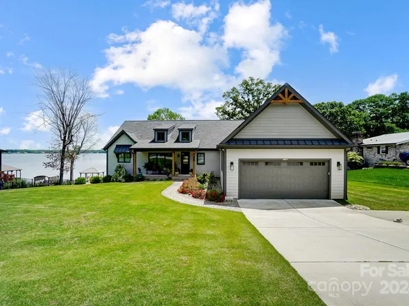 5180 Glenwood St, Sherrills Ford, NC 28673