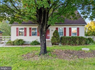 713 W Myrtle St, Littlestown, PA 17340