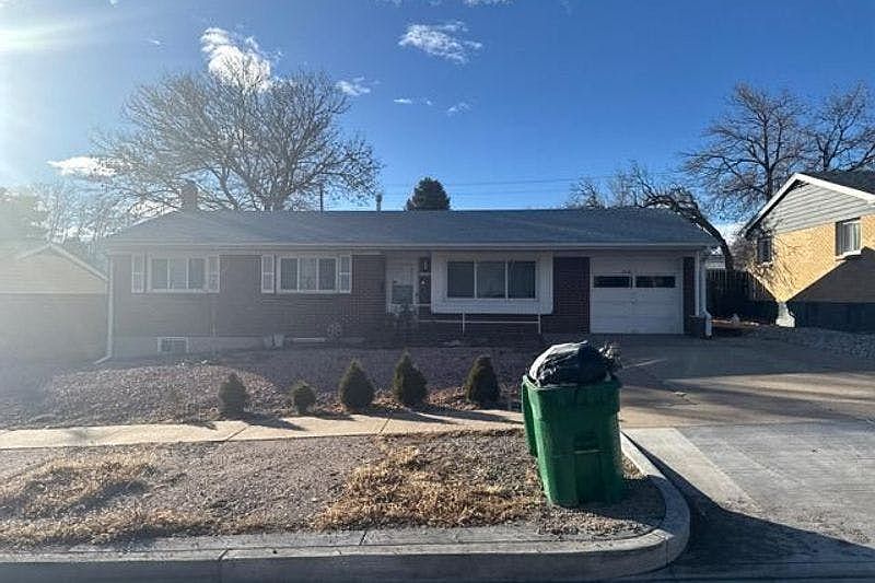 1st image of 2210 N Circle Dr
