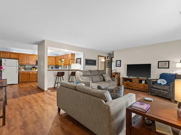 9342 W Loomis Rd, Franklin, WI 53132