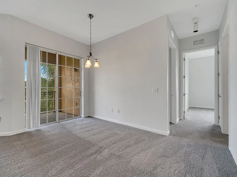 817 Terrace Ridge Cir — Photo 17
