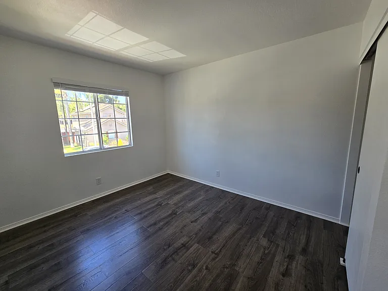901 Acorn Ln — Photo 23