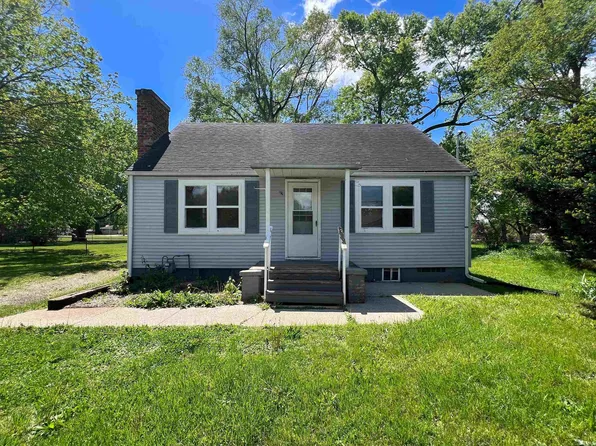 1503 E 21st St, Muncie, IN 47302