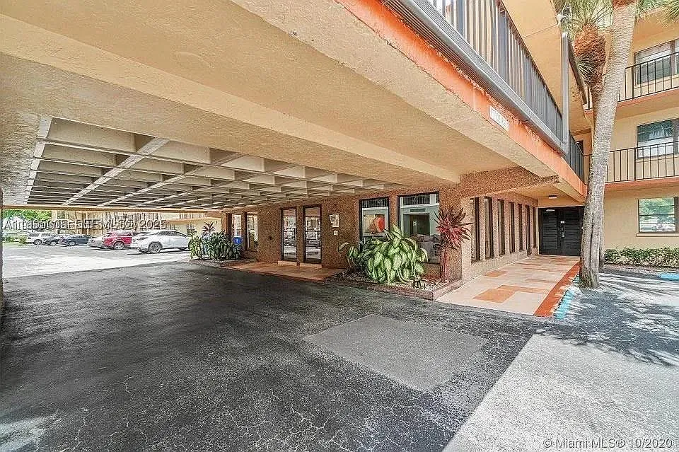 Isle Of Sandalfoot Condo — Photo 3