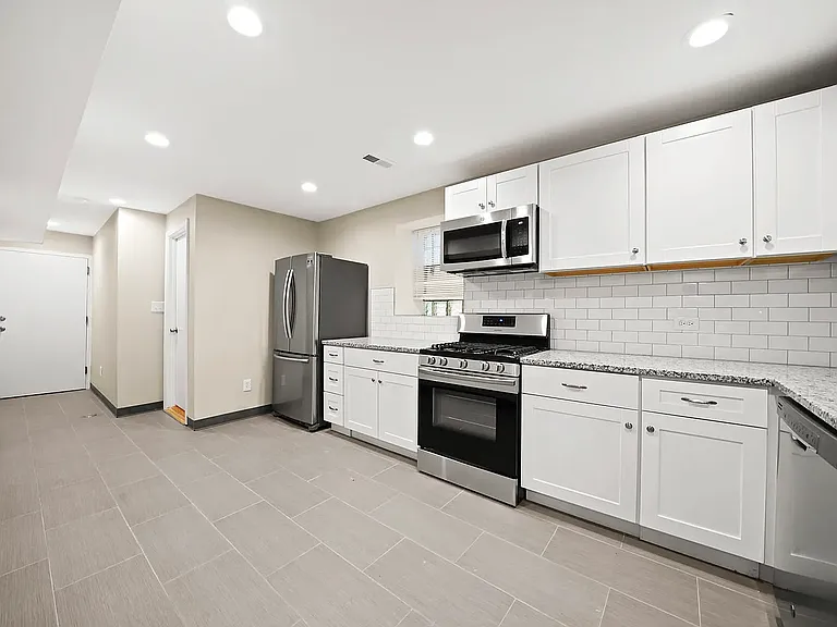 3131 W Augusta Blvd #G — Photo 9