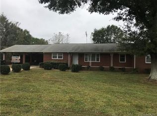 76 Riverside Dr, Cramerton, NC 28012