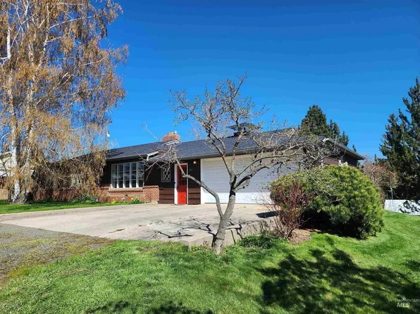 803 3rd Ave, Nezperce, ID 83543