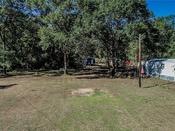 5th image of 1942 Walnut Dr