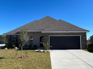 223 Bon Ami Dr, Freeport, FL 32439