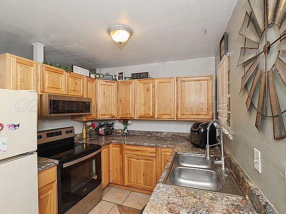 5th image of 4912 Bowie St