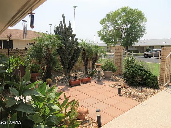 2nd image of 10352 W Kingswood Cir