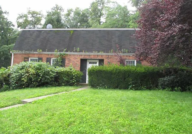 108 Old Suffolk Dr photo 1