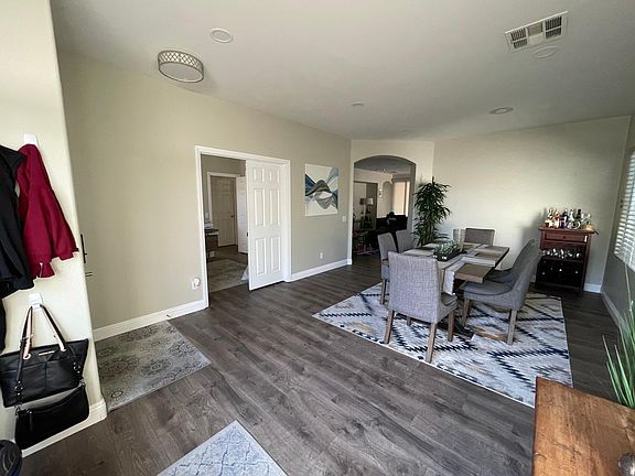 4th image of 10858 Milbank Ave
