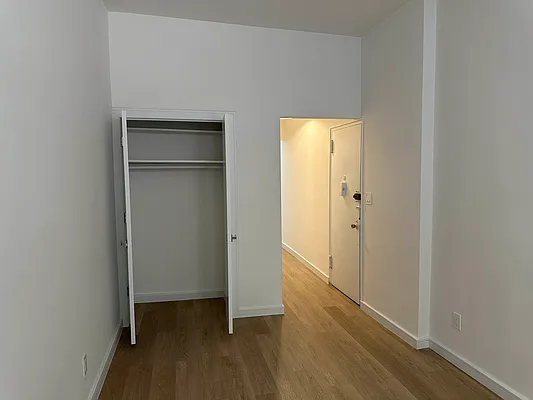 Rented by Eric Goodman Realty Corp | media 7