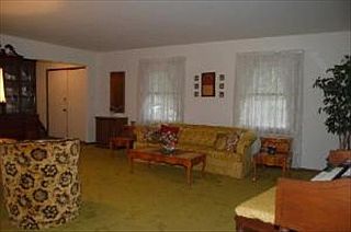 2nd image of 4185 Victoria Dr