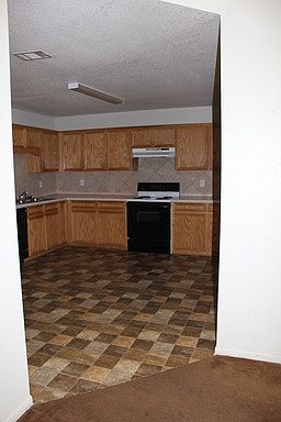 2nd image of 2607 Lucille Dr #B