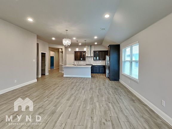3rd image of 552 Bradley Dr