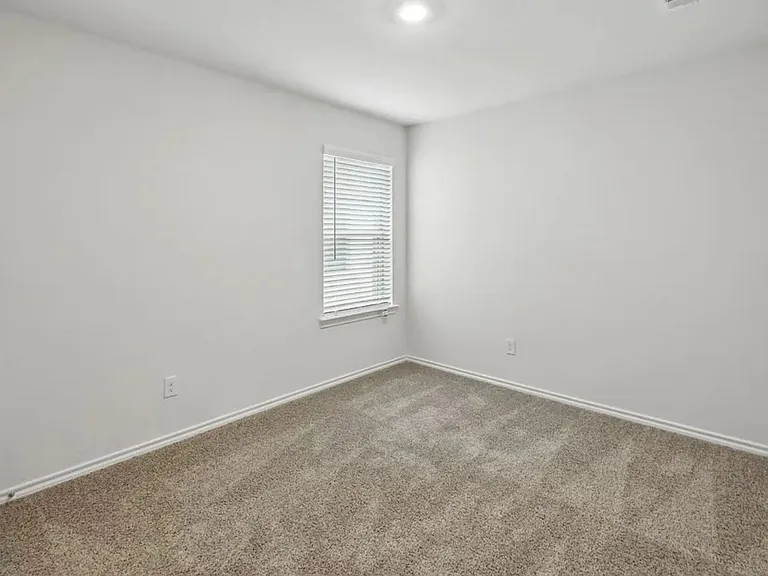 505 Lansdowne Dr — Photo 12