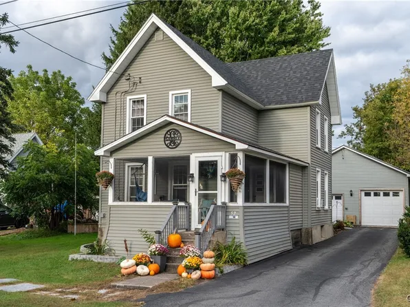 52 Smith St, Gouverneur, NY 13642