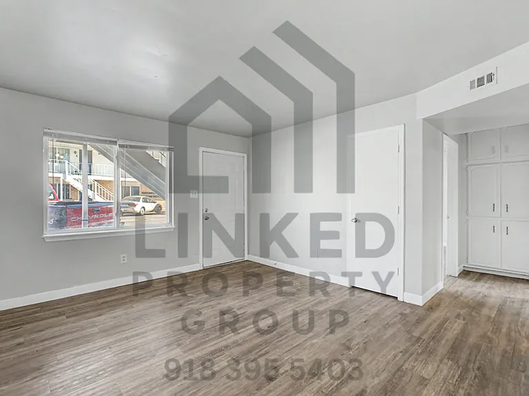 Evanston Apartments — Photo 12