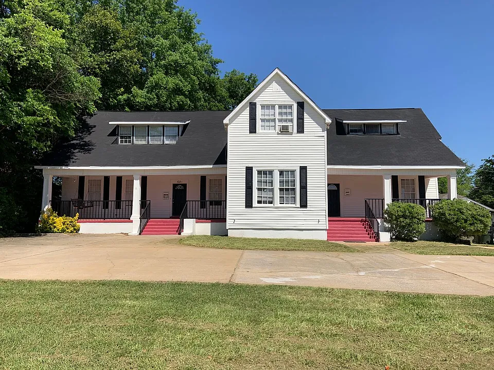 1021 Queen City Ave