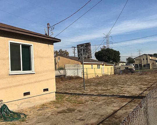 4th image of 1811 E 92nd St