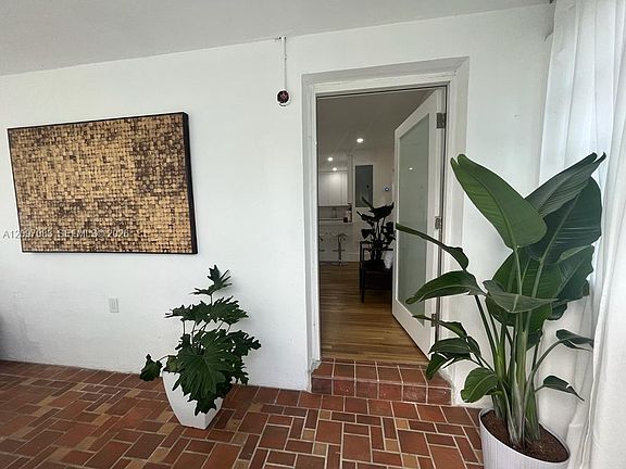 5th image of 1091 NW 59th St