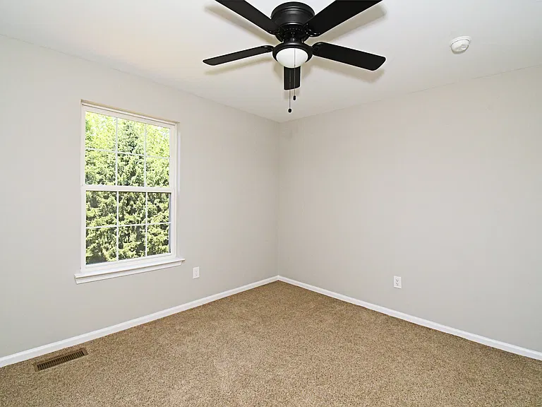 18 Norsham Way #1 — Photo 31