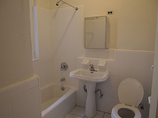 4th image of 72 Seaman Ave #3G
