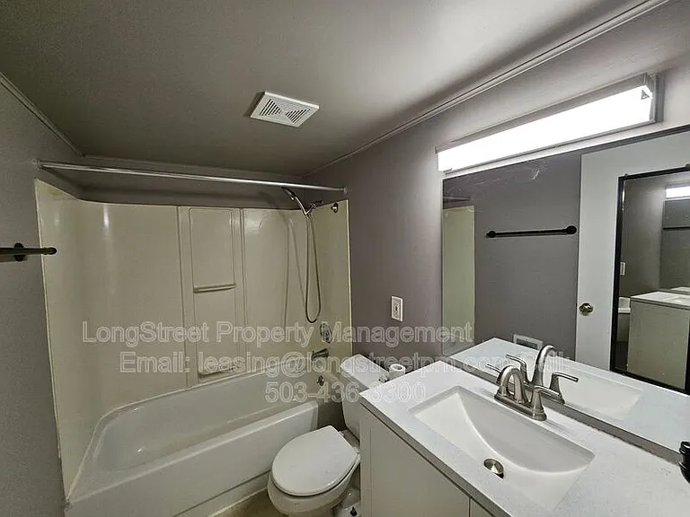 1734 SW Market St — Photo 45