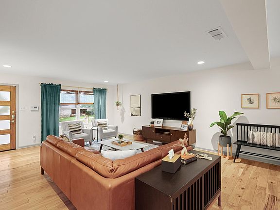 3rd image of 8600 Azalea Trl