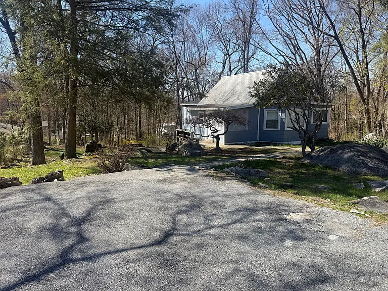 26 Forest Ln — Photo 15