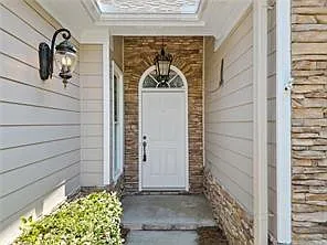 304 Laurel Glen Xing — Photo 12