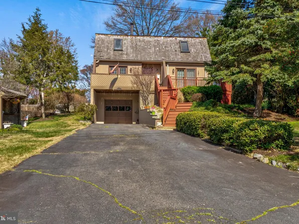 2608 Stone Hedge Dr, Alexandria, VA 22306