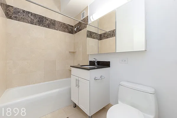 Rented by A&E Real Estate Management | media 19