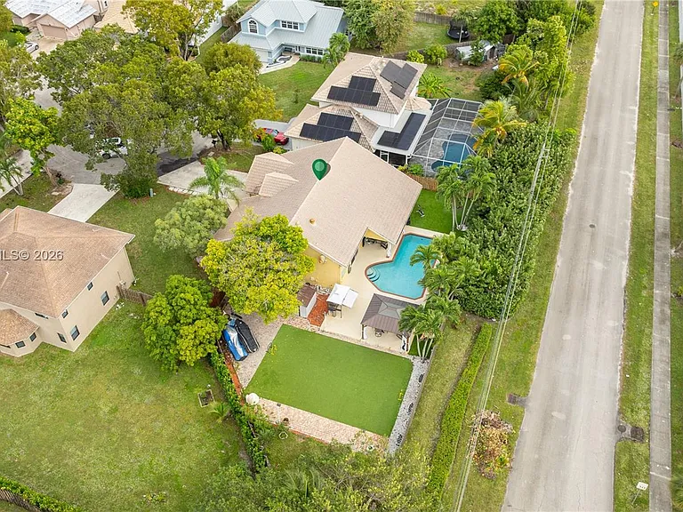 7101 NW 44th Ln — Photo 35