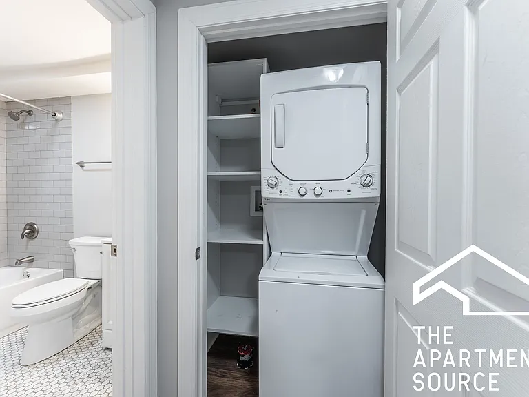 5736 N Winthrop Ave #13 — Photo 6