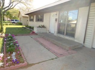 2608 Roger Williams Dr, Irving, TX 75061