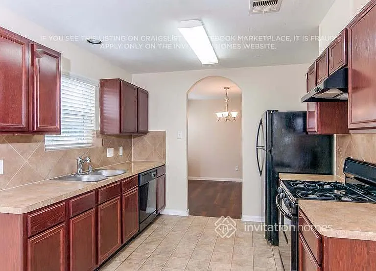 1511 Weiland Manor Ln — Photo 3