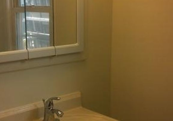 5th image of 703 Adams St