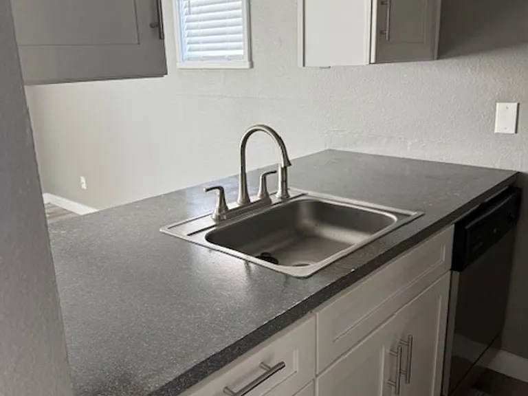249-Nola Place Apartments — Photo 7